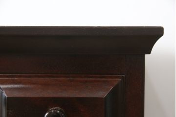 中古　美品　国産　民芸家具　シックで落ち着きのある空間を演出するチェスト(引き出し、サイドチェスト、縦型チェスト、ハイチェスト、小物収納)(R-079195)