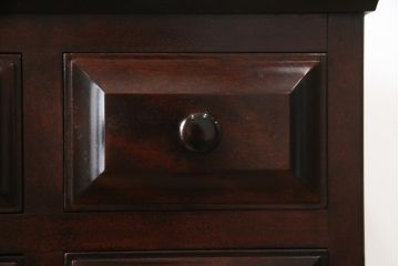 中古　美品　国産　民芸家具　シックで落ち着きのある空間を演出するチェスト(引き出し、サイドチェスト、縦型チェスト、ハイチェスト、小物収納)(R-079195)