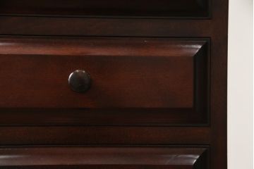 中古　美品　国産　民芸家具　シックで落ち着きのある空間を演出するチェスト(引き出し、サイドチェスト、縦型チェスト、ハイチェスト、小物収納)(R-079195)