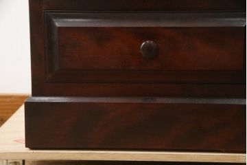 中古　美品　国産　民芸家具　シックで落ち着きのある空間を演出するチェスト(引き出し、サイドチェスト、縦型チェスト、ハイチェスト、小物収納)(R-079195)
