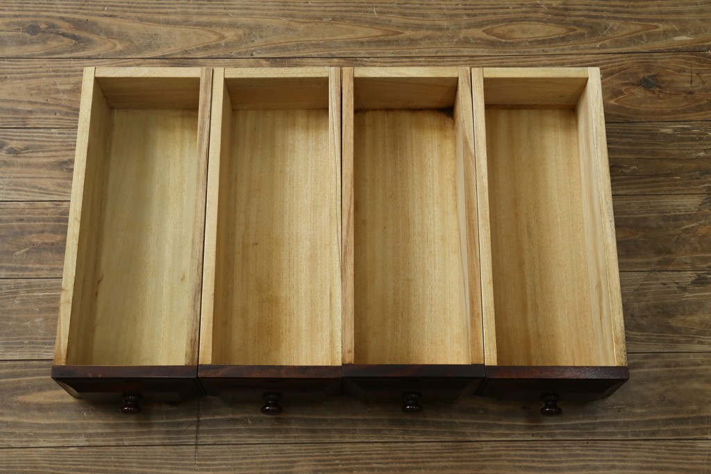 中古　美品　国産　民芸家具　シックで落ち着きのある空間を演出するチェスト　(R-079195)