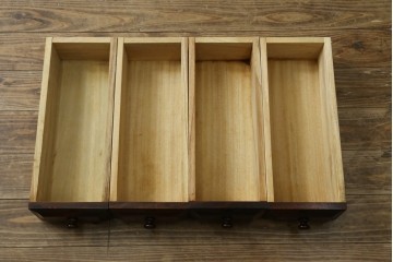 中古　美品　国産　民芸家具　シックで落ち着きのある空間を演出するチェスト　(R-079195)
