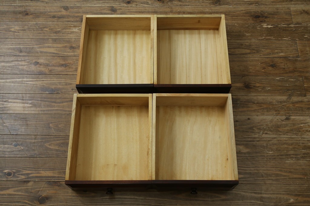 中古　美品　国産　民芸家具　シックで落ち着きのある空間を演出するチェスト　(R-079195)