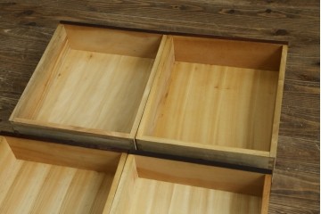 中古　美品　国産　民芸家具　シックで落ち着きのある空間を演出するチェスト　(R-079195)