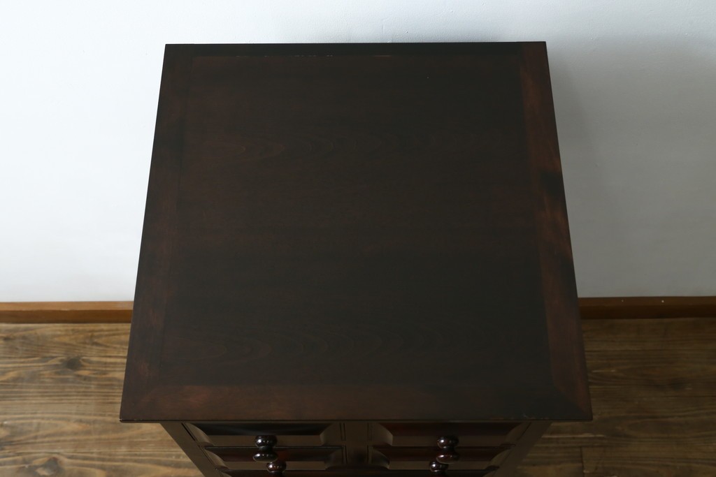 中古　美品　国産　民芸家具　シックで落ち着きのある空間を演出するチェスト　(R-079195)