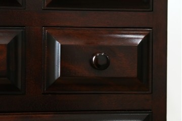 中古　美品　国産　民芸家具　シックで落ち着きのある空間を演出するチェスト　(R-079195)