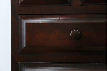 中古　美品　国産　民芸家具　シックで落ち着きのある空間を演出するチェスト　(R-079195)