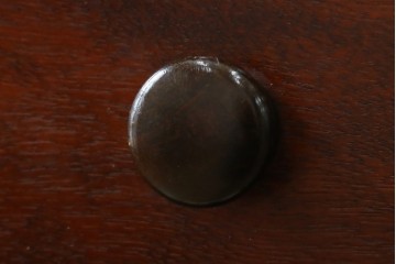 中古　美品　国産　民芸家具　シックで落ち着きのある空間を演出するチェスト　(R-079195)