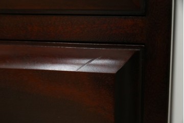 中古　美品　国産　民芸家具　シックで落ち着きのある空間を演出するチェスト　(R-079195)