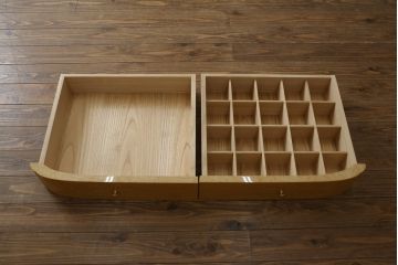 中古　美品!!　最高級!!　松創(MATSUSO・マツソウ)　バーズアイメープル　シンプルで洗練された佇まいが魅力的なチェスト(引き出し)(定価約120万円)(R-079196)