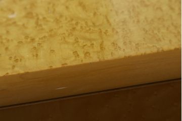 中古　美品!!　最高級!!　松創(MATSUSO・マツソウ)　バーズアイメープル　シンプルで洗練された佇まいが魅力的なチェスト(引き出し)(定価約120万円)(R-079196)