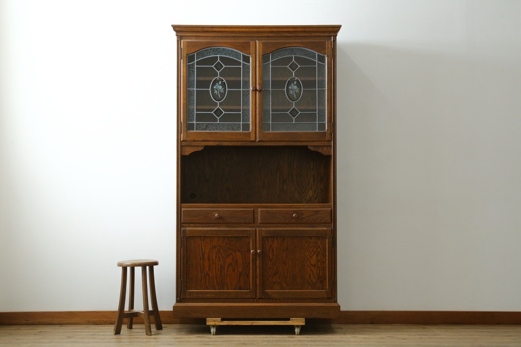 中古　三越家具　COUNTRY HOUSE(カントリーハウス)　Brugge(ブルージュ)　プロパティ　ステンドグラスが上品なキャビネット　(R-079201)
