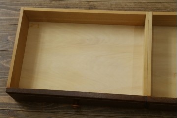 中古　三越家具　COUNTRY HOUSE(カントリーハウス)　Brugge(ブルージュ)　プロパティ　ステンドグラスが上品なキャビネット　(R-079201)