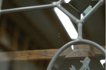 中古　三越家具　COUNTRY HOUSE(カントリーハウス)　Brugge(ブルージュ)　プロパティ　ステンドグラスが上品なキャビネット　(R-079201)