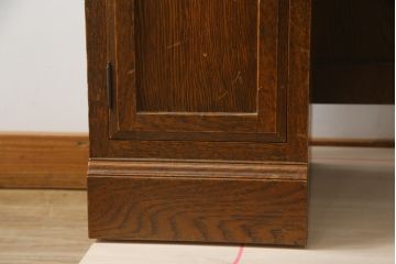 中古　三越家具(現カントリーハウス)　Brugge(ブルージュ)　オーク材　クラシカルな雰囲気漂うドレッサーとチェアのセット(化粧台、鏡台、ミラー、イス、椅子)(R-079202)