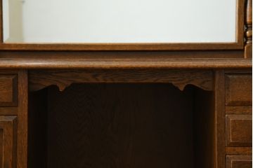 中古　三越家具(現カントリーハウス)　Brugge(ブルージュ)　オーク材　クラシカルな雰囲気漂うドレッサーとチェアのセット(化粧台、鏡台、ミラー、イス、椅子)(R-079202)