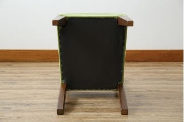 中古　三越家具(現カントリーハウス)　Brugge(ブルージュ)　オーク材　クラシカルな雰囲気漂うドレッサーとチェアのセット(化粧台、鏡台、ミラー、イス、椅子)(R-079202)