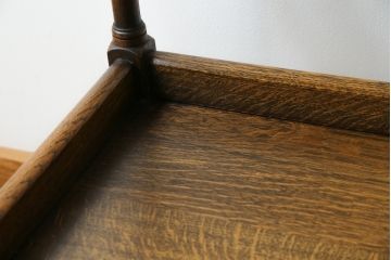 イギリスアンティーク　気品漂う佇まいが魅力的な挽き物脚のキッチンワゴン(トロリー、サイドテーブル、ワゴンテーブル、キャスターワゴン、英国)(R-079207)