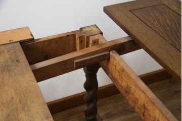 イギリスアンティーク　良品　オーク材　上品なツイストレッグが魅力的なドローリーフテーブル(ダイニングテーブル、エクステンションテーブル、4人掛け、6人掛け、食卓、英国)(R-079208)