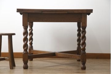 イギリスアンティーク　良品　オーク材　上品なツイストレッグが魅力的なドローリーフテーブル(ダイニングテーブル、エクステンションテーブル、4人掛け、6人掛け、食卓、英国)(R-079208)