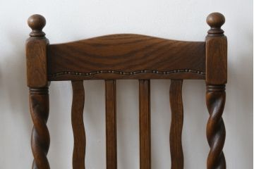 イギリスアンティーク　オーク材　ツイストレッグがクラシカルでおしゃれな雰囲気を醸し出すダイニングチェア4脚セット(アームレスチェア、椅子、イス、英国、バラ売り可能)(R-079209)