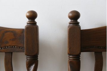 イギリスアンティーク　オーク材　ツイストレッグがクラシカルでおしゃれな雰囲気を醸し出すダイニングチェア4脚セット(アームレスチェア、椅子、イス、英国、バラ売り可能)(R-079209)