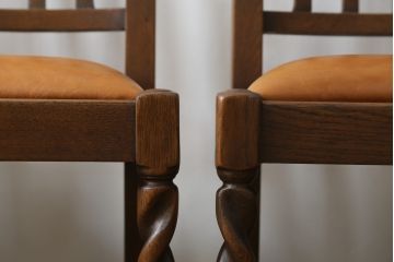 イギリスアンティーク　オーク材　ツイストレッグがクラシカルでおしゃれな雰囲気を醸し出すダイニングチェア4脚セット(アームレスチェア、椅子、イス、英国、バラ売り可能)(R-079209)