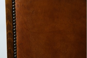 イギリスアンティーク　本革(レザー)　クラシカルな上品さと格好良さを併せ持つウイングバックチェア　(R-079210)