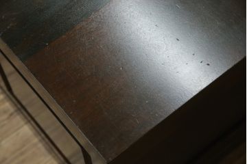 中古　北海道民芸家具　落ち着いた木の色味とクラシカルなデザインが魅力のテレビ台(TV台、テレビボード、AVボード、ローボード、リビングボード、収納棚、戸棚)(R-079213)