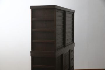 中古　希少な廃番品!!　タモ材　和モダンスタイルのお部屋とも相性抜群のシックな二段重ね水屋箪笥(収納棚、戸棚、食器棚、カップボード、キャビネット)(R-079215)