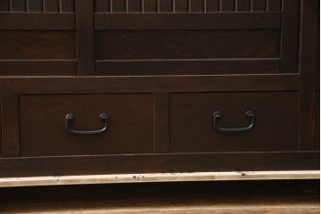 中古　希少な廃番品!!　タモ材　和モダンスタイルのお部屋とも相性抜群のシックな二段重ね水屋箪笥(収納棚、戸棚、食器棚、カップボード、キャビネット)(R-079215)