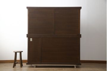 中古　希少な廃番品!!　タモ材　和モダンスタイルのお部屋とも相性抜群のシックな二段重ね水屋箪笥(収納棚、戸棚、食器棚、カップボード、キャビネット)(R-079215)