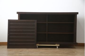 中古　希少な廃番品!!　タモ材　和モダンスタイルのお部屋とも相性抜群のシックな水屋箪笥サイドキャビネット(収納棚、戸棚、食器棚、カップボード、サイドボード)(R-079216)
