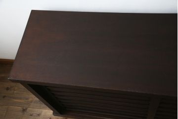 中古　希少な廃番品!!　タモ材　和モダンスタイルのお部屋とも相性抜群のシックな水屋箪笥サイドキャビネット(収納棚、戸棚、食器棚、カップボード、サイドボード)(R-079216)