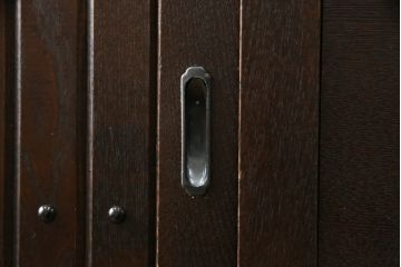 中古　希少な廃番品!!　タモ材　和モダンスタイルのお部屋とも相性抜群のシックな水屋箪笥サイドボード(収納棚、戸棚、食器棚、カップボード、サイドキャビネット)(R-079217)