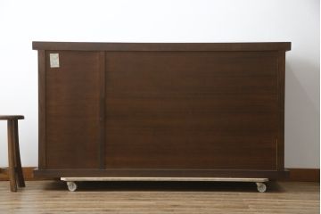 中古　希少な廃番品!!　タモ材　和モダンスタイルのお部屋とも相性抜群のシックな水屋箪笥サイドボード(収納棚、戸棚、食器棚、カップボード、サイドキャビネット)(R-079217)