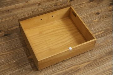 中古　高級品!!　希少モデル　アメリカ　Century Furniture(センチュリー・ファニチャー)　取っ手のデザインが目を引くシノワズリ様式のサイドボード(サイドキャビネット、カウンターテーブル、キッチンカウンター、収納棚)(R-079218)