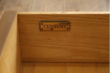 中古　高級品!!　希少モデル　アメリカ　Century Furniture(センチュリー・ファニチャー)　取っ手のデザインが目を引くシノワズリ様式のサイドボード(サイドキャビネット、カウンターテーブル、キッチンカウンター、収納棚)(R-079218)