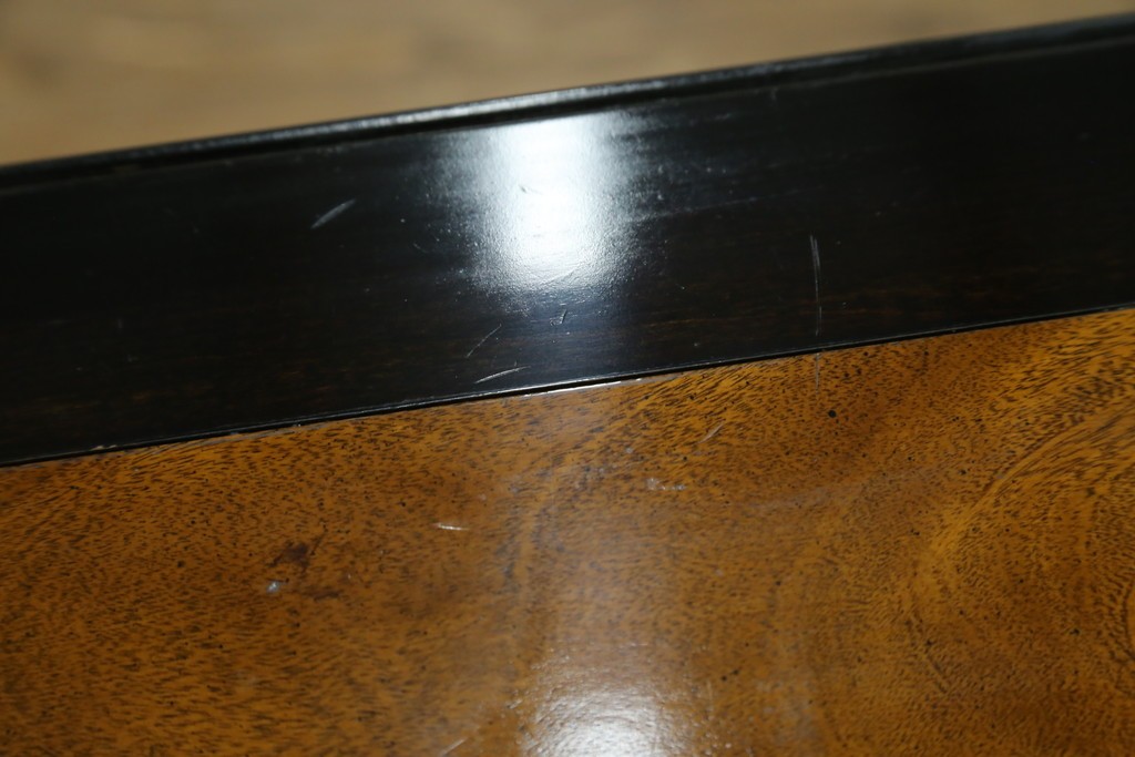 中古　アメリカ製　高級品!!　希少モデル　Century Furniture(センチュリー・ファニチャー)　シノワズリ様式のサイドボード　(R-079218)