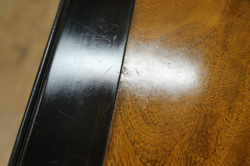 中古　アメリカ製　高級品!!　希少モデル　Century Furniture(センチュリー・ファニチャー)　シノワズリ様式のサイドボード　(R-079218)
