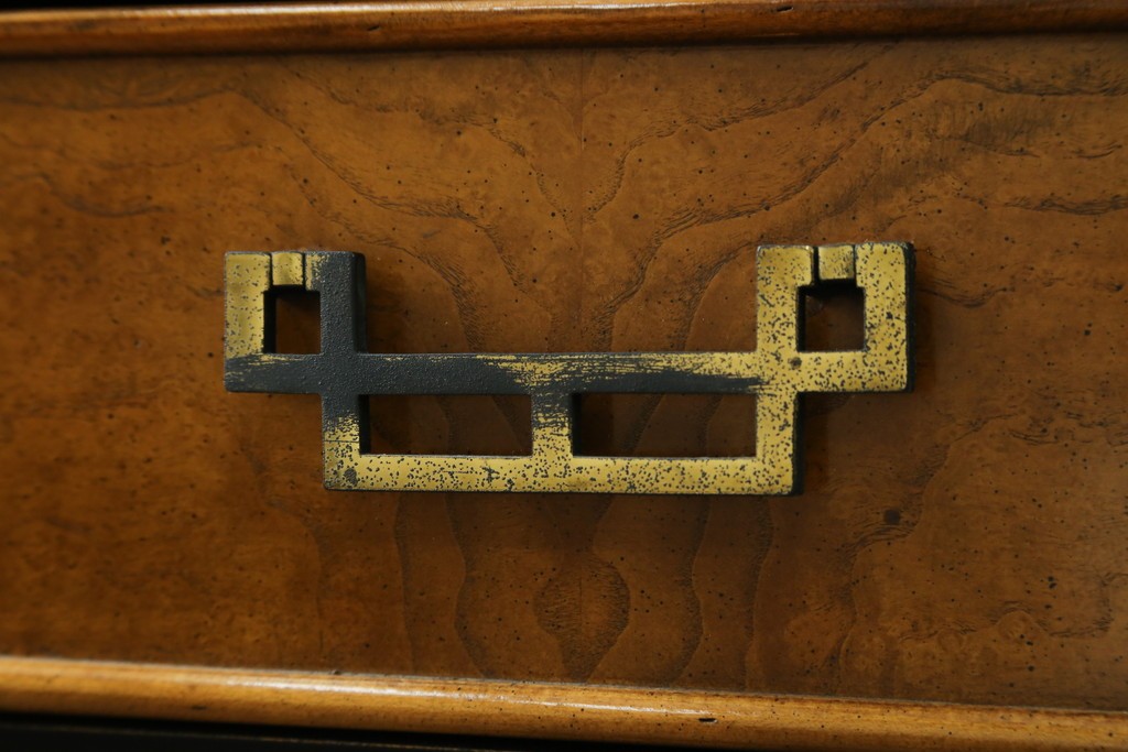中古　アメリカ製　高級品!!　希少モデル　Century Furniture(センチュリー・ファニチャー)　シノワズリ様式のサイドボード　(R-079218)