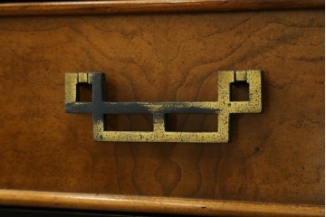 中古　アメリカ製　高級品!!　希少モデル　Century Furniture(センチュリー・ファニチャー)　シノワズリ様式のサイドボード　(R-079218)