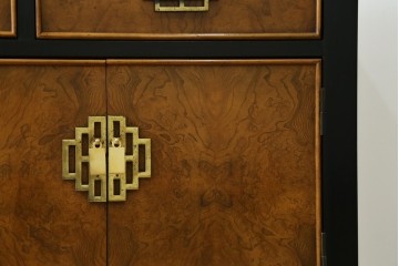 中古　アメリカ製　高級品!!　希少モデル　Century Furniture(センチュリー・ファニチャー)　シノワズリ様式のサイドボード　(R-079218)