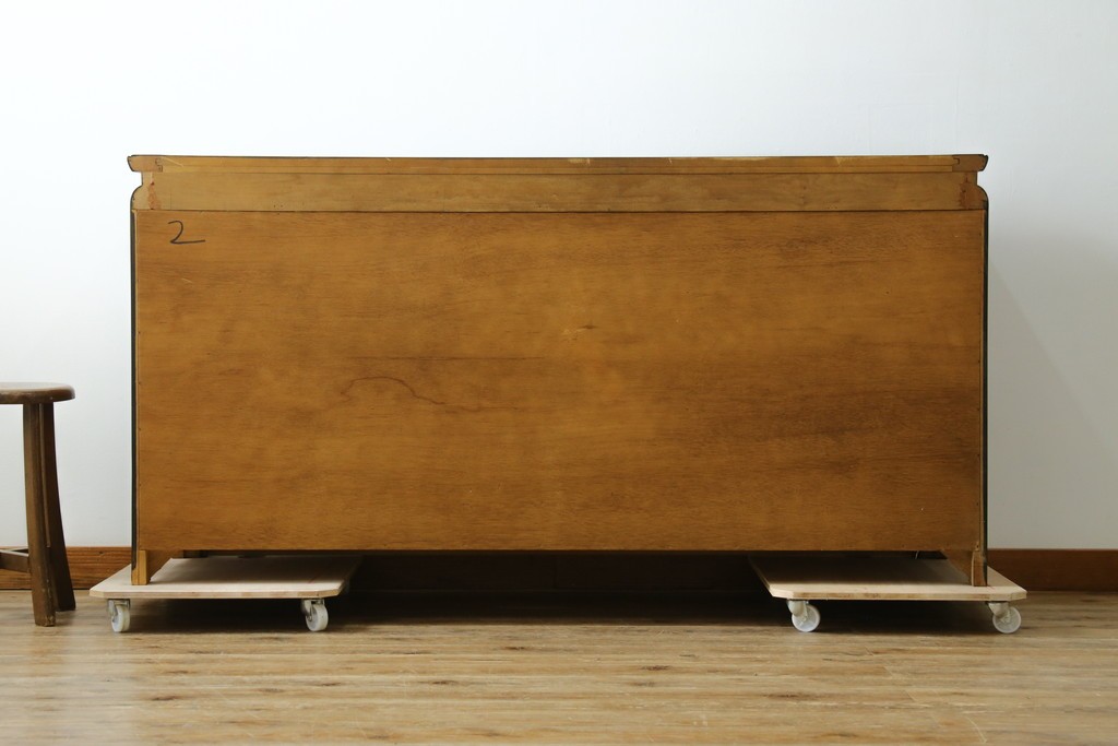 中古　アメリカ製　高級品!!　希少モデル　Century Furniture(センチュリー・ファニチャー)　シノワズリ様式のサイドボード　(R-079218)
