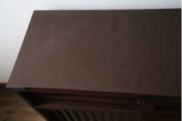 中古　美品!!　工芸家具　飛鳥欅箪笥　欅(ケヤキ)材　意匠を凝らした金具が素敵な水屋箪笥サイドキャビネット(収納棚、戸棚、食器棚、カップボード、サイドボード)(R-079220)