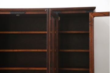 中古　美品　岩谷堂箪笥　菊幸　高級感のある欅(ケヤキ)材の木目が魅力的なサイドキャビネット(収納棚、戸棚、食器棚、カップボード、サイドボード)(R-079223)