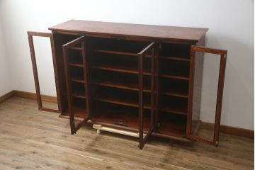 中古　美品　岩谷堂箪笥　菊幸　高級感のある欅(ケヤキ)材の木目が魅力的なサイドキャビネット(収納棚、戸棚、食器棚、カップボード、サイドボード)(R-079223)