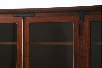 中古　美品　岩谷堂箪笥　菊幸　高級感のある欅(ケヤキ)材の木目が魅力的なサイドキャビネット(収納棚、戸棚、食器棚、カップボード、サイドボード)(R-079223)