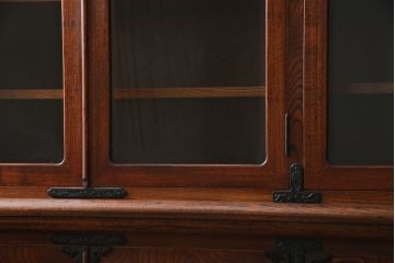 中古　美品　岩谷堂箪笥　菊幸　高級感のある欅(ケヤキ)材の木目が魅力的なサイドキャビネット(収納棚、戸棚、食器棚、カップボード、サイドボード)(R-079223)