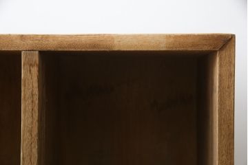 和製アンティーク　時を重ねた味わいが感じられる古い木味のマス目棚(升目棚、ロッカー、本棚、飾り棚、収納棚、陳列棚、ディスプレイ棚、店舗什器)(R-079225)
